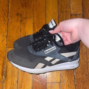 Reebok casual sneakers 👟